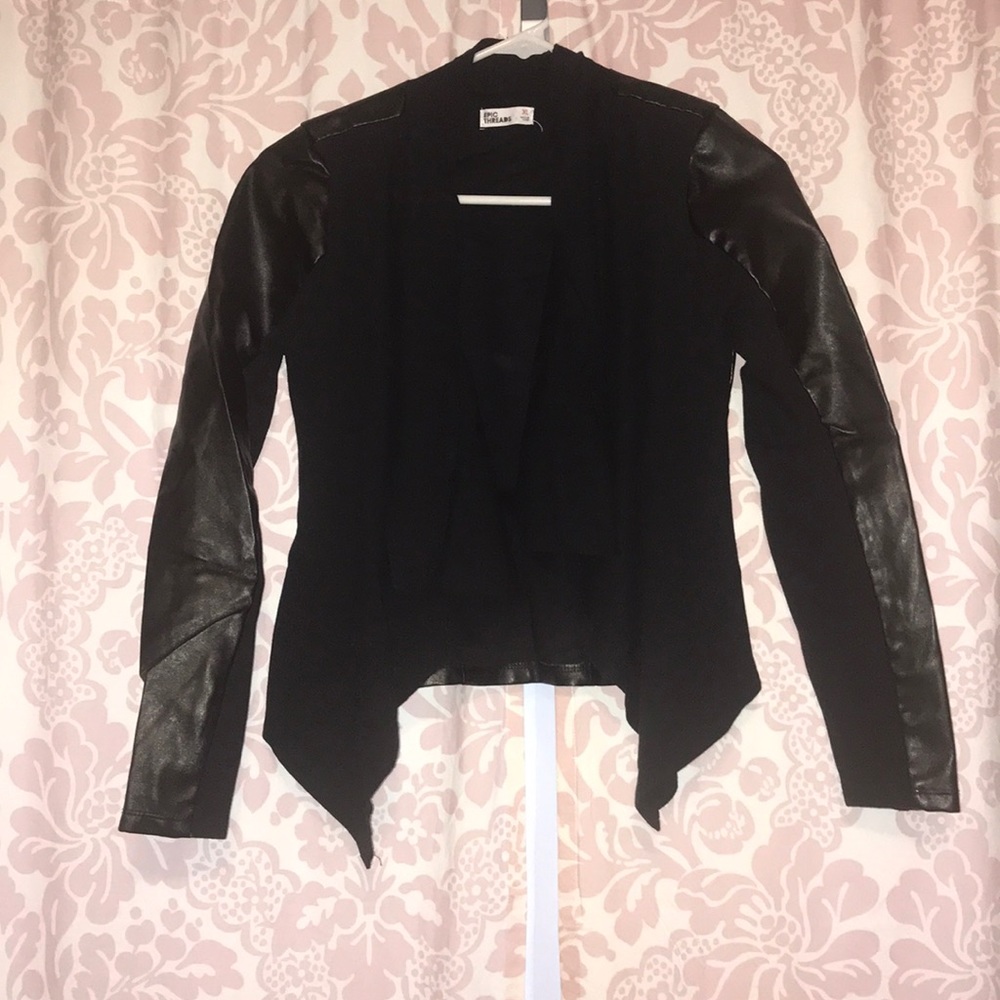 Bundle it! Leather look high low jacket